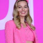 Mulher fotografa bebê em caixa da Barbie e imagens viralizam na web