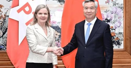 Gleisi Hoffmann vai à China “aprofundar parcerias” com Partido Comunista
