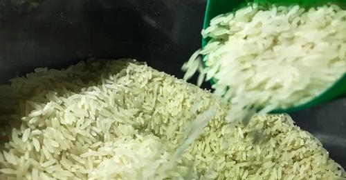 Brasil vai importar arroz para evitar aumento de preço após enchentes no RS