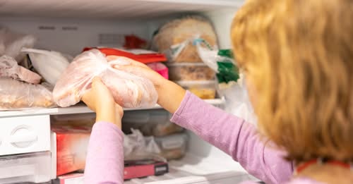 Comida congelada perde nutrientes? Especialistas esclarecem