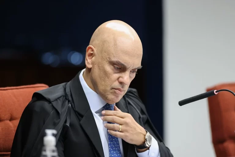EUA anunciam restrição de visto para autoridades que censuram