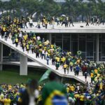 Brasileira lança cachorro-quente de feijoada e deixa seguidores com água na boca; vídeo