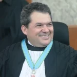 Gracyanne Barbosa surpreende ao aceitar Jesus em culto evangélico no Rio
