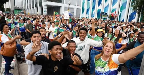 Marcha para Jesus reúne milhares de fiéis no centro do Rio de Janeiro