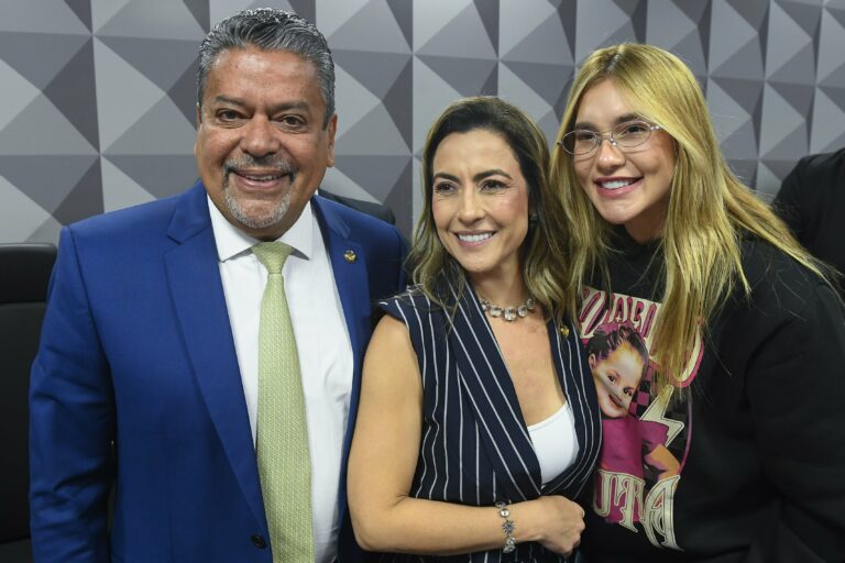 Senadora deixa de seguir Virginia após vídeo irônico