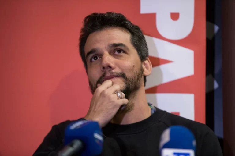 Justiça manda MBL indenizar ator Wagner Moura em R$ 50 mil